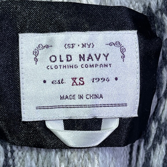OLD NAVY XS Fair Isle Geometric Pattern Sweater Women's Long Sleeve Gray Black - Picture 9 of 13